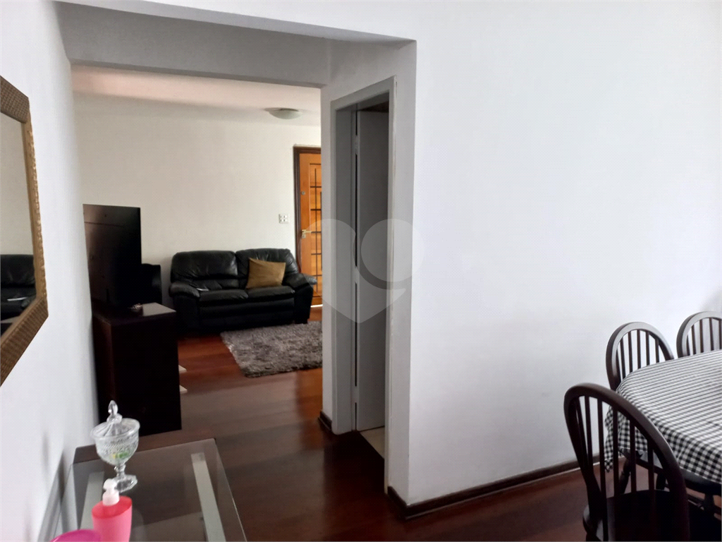 Tremembé Sobrado Residencial ou Comercial à venda em excelente localização com 3 quartos 3 vagas sala copa e cozinha e quintal                                      