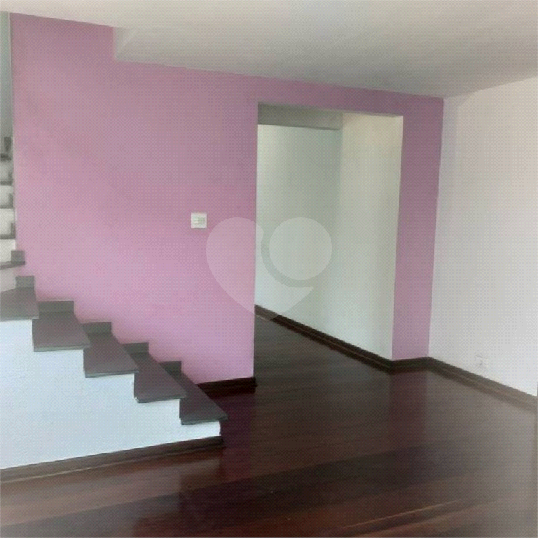 Tremembé Sobrado Residencial ou Comercial à venda em excelente localização com 3 quartos 3 vagas sala copa e cozinha e quintal                                      