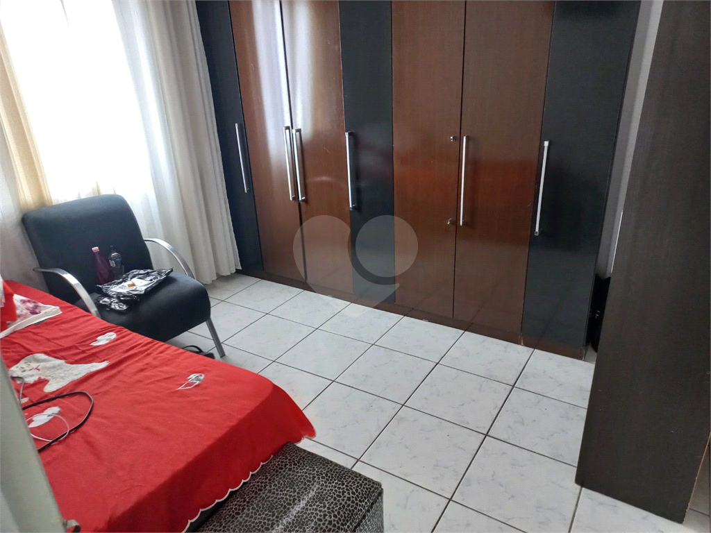 Tremembé Sobrado Residencial ou Comercial à venda em excelente localização com 3 quartos 3 vagas sala copa e cozinha e quintal                                      