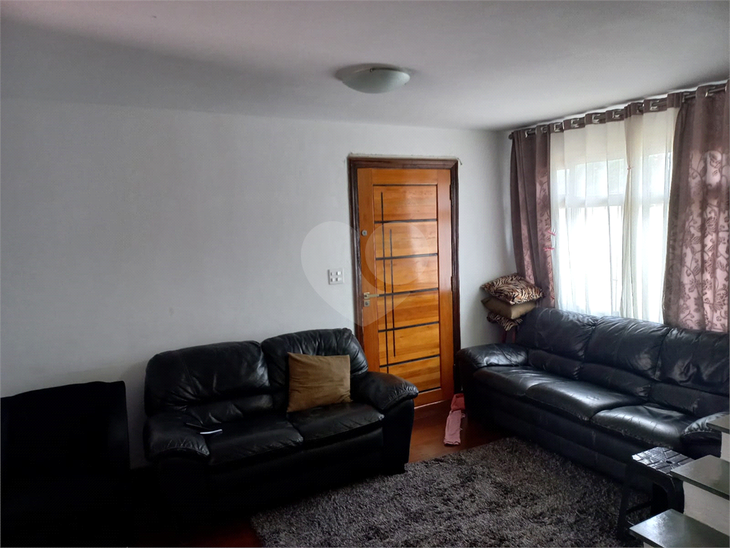 Tremembé Sobrado Residencial ou Comercial à venda em excelente localização com 3 quartos 3 vagas sala copa e cozinha e quintal                                      