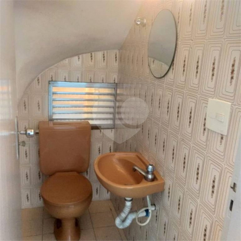 Tremembé Sobrado Residencial ou Comercial à venda em excelente localização com 3 quartos 3 vagas sala copa e cozinha e quintal                                      