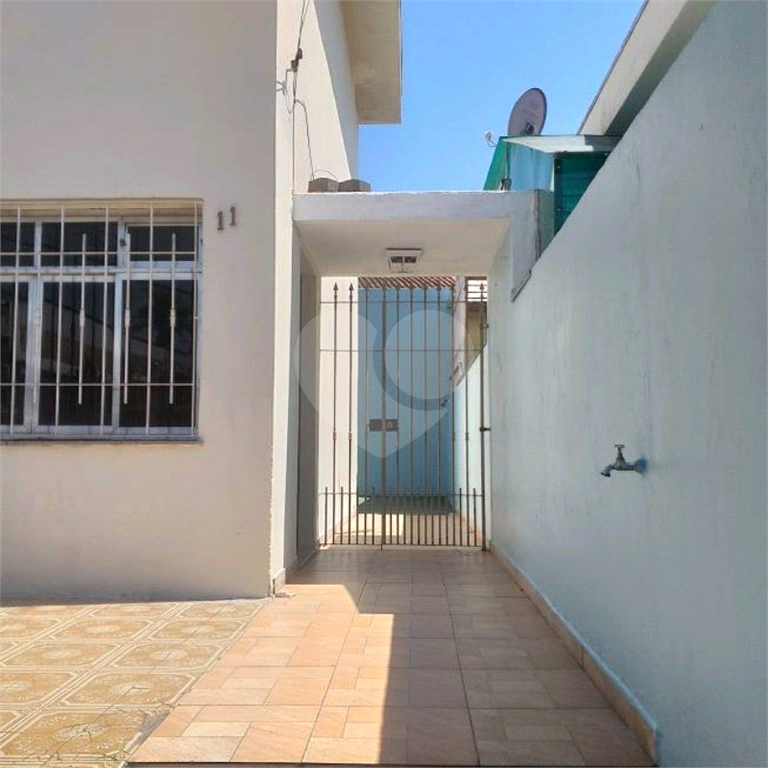 Tremembé Sobrado Residencial ou Comercial à venda em excelente localização com 3 quartos 3 vagas sala copa e cozinha e quintal                                      