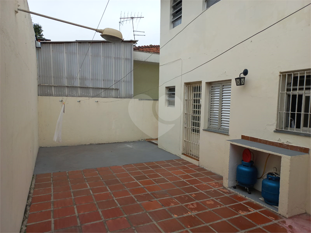 Tremembé Sobrado Residencial ou Comercial à venda em excelente localização com 3 quartos 3 vagas sala copa e cozinha e quintal                                      