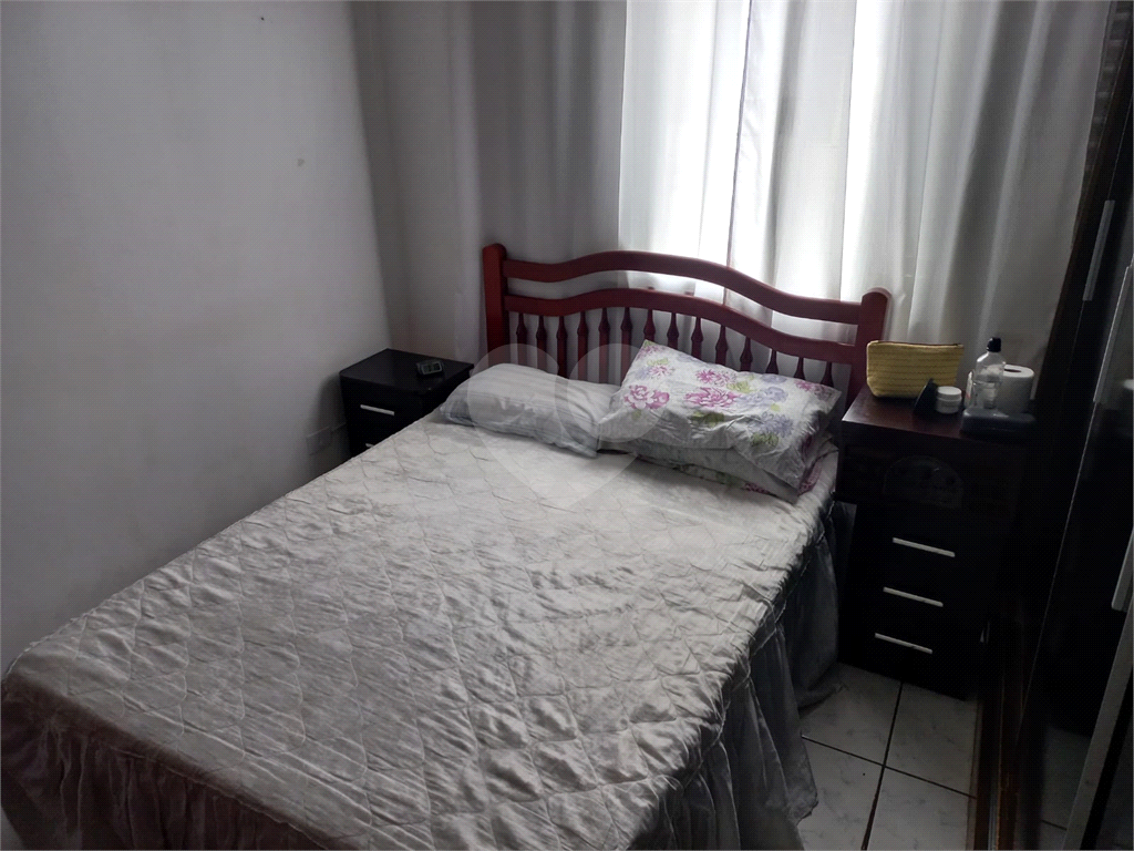 Tremembé Sobrado Residencial ou Comercial à venda em excelente localização com 3 quartos 3 vagas sala copa e cozinha e quintal                                      