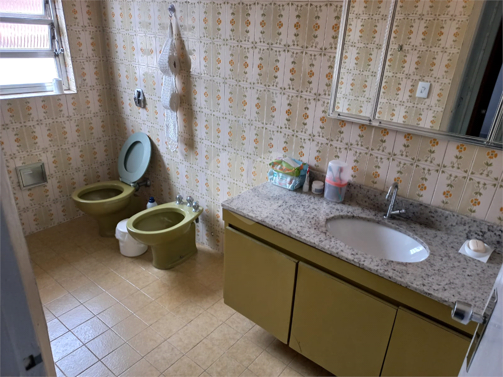 Tremembé Sobrado Residencial ou Comercial à venda em excelente localização com 3 quartos 3 vagas sala copa e cozinha e quintal                                      