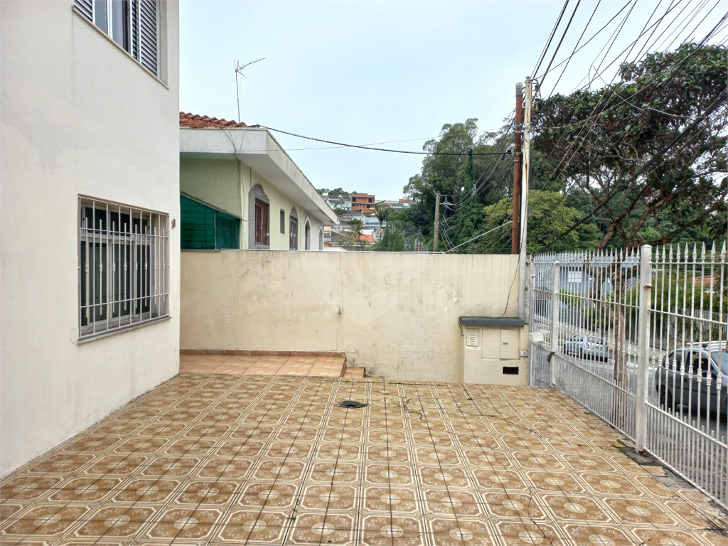 Tremembé Sobrado Residencial ou Comercial à venda em excelente localização com 3 quartos 3 vagas sala copa e cozinha e quintal                                      