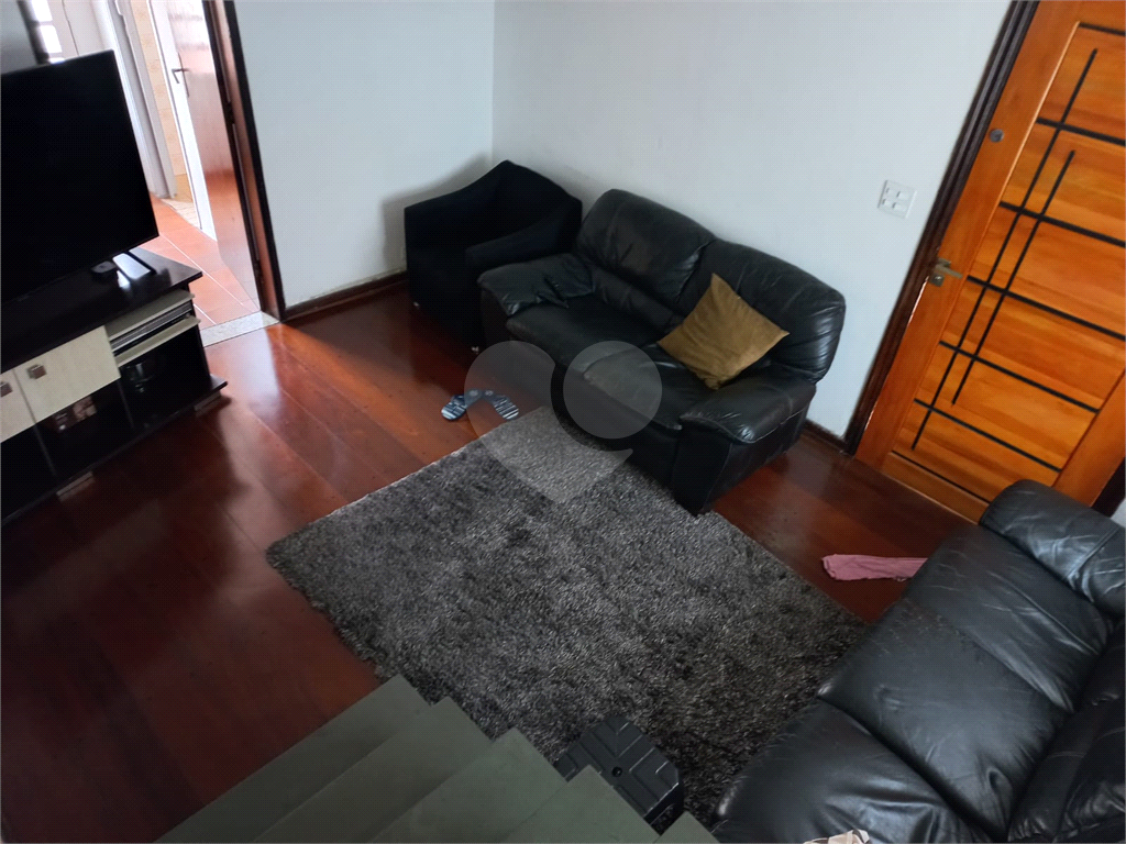 Tremembé Sobrado Residencial ou Comercial à venda em excelente localização com 3 quartos 3 vagas sala copa e cozinha e quintal                                      