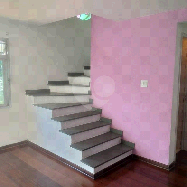 Tremembé Sobrado Residencial ou Comercial à venda em excelente localização com 3 quartos 3 vagas sala copa e cozinha e quintal                                      