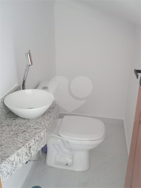 casa com 215 m² em aclive, rua residencial, próxima as avenidas Dep Emílio Carlos e Inajar de Souza