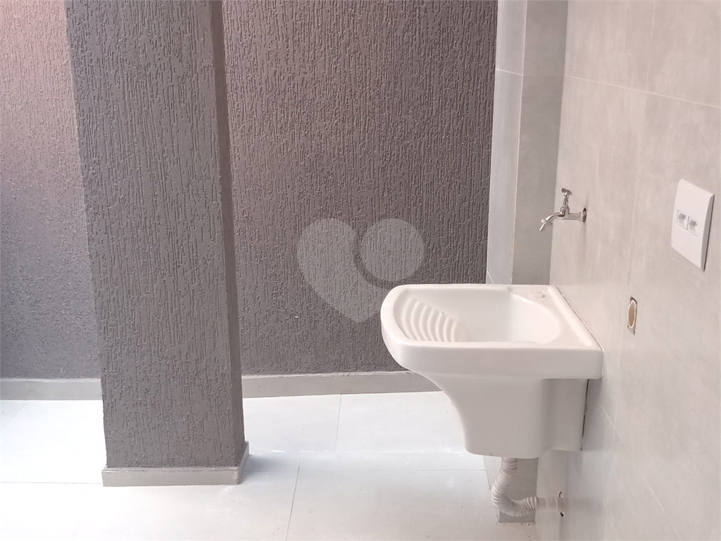 casa com 215 m² em aclive, rua residencial, próxima as avenidas Dep Emílio Carlos e Inajar de Souza