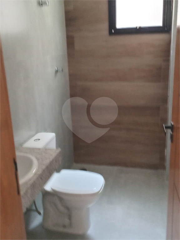 casa com 215 m² em aclive, rua residencial, próxima as avenidas Dep Emílio Carlos e Inajar de Souza