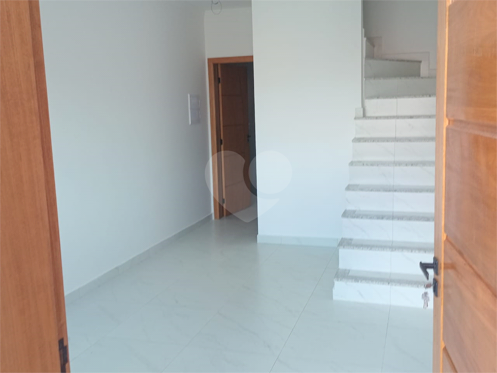 casa com 215 m² em aclive, rua residencial, próxima as avenidas Dep Emílio Carlos e Inajar de Souza