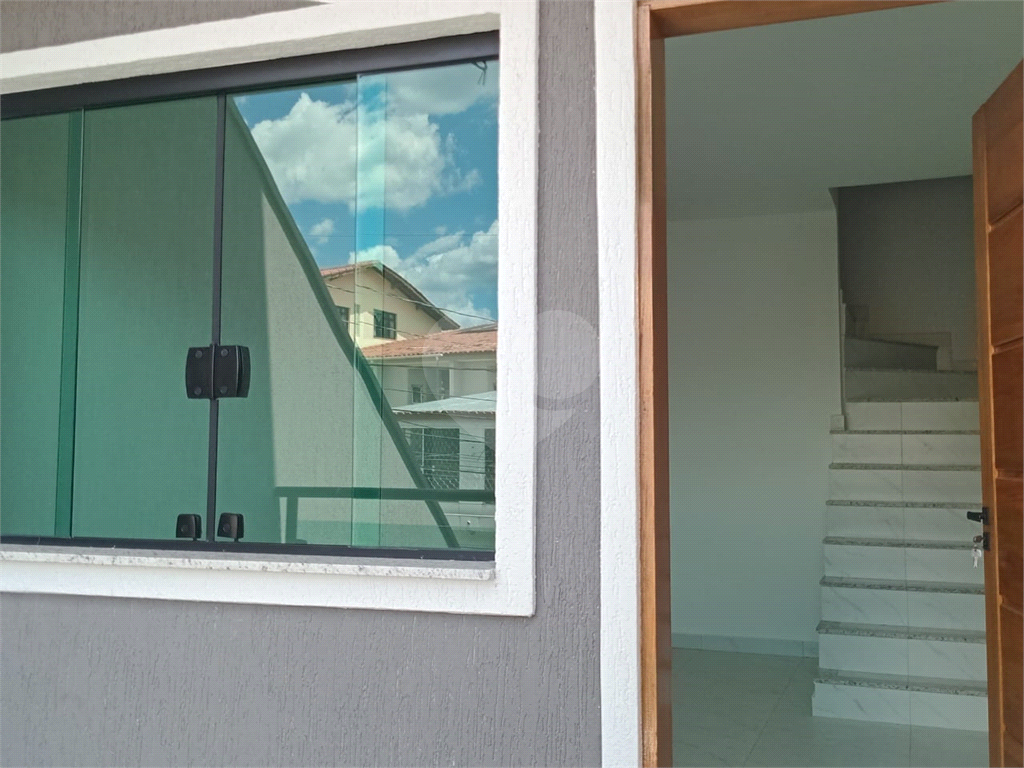 casa com 215 m² em aclive, rua residencial, próxima as avenidas Dep Emílio Carlos e Inajar de Souza