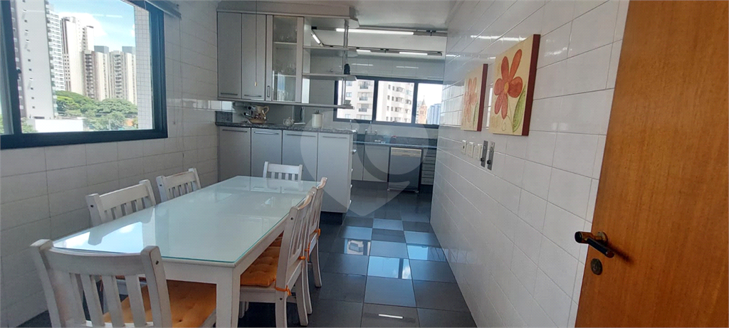 APARTAMENTO em TATUAPÉ