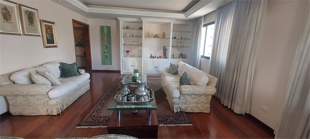 APARTAMENTO em TATUAPÉ