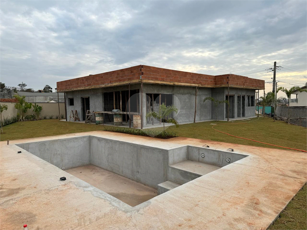 Casa à venda com 4 quartos, 280m² - Foto 2