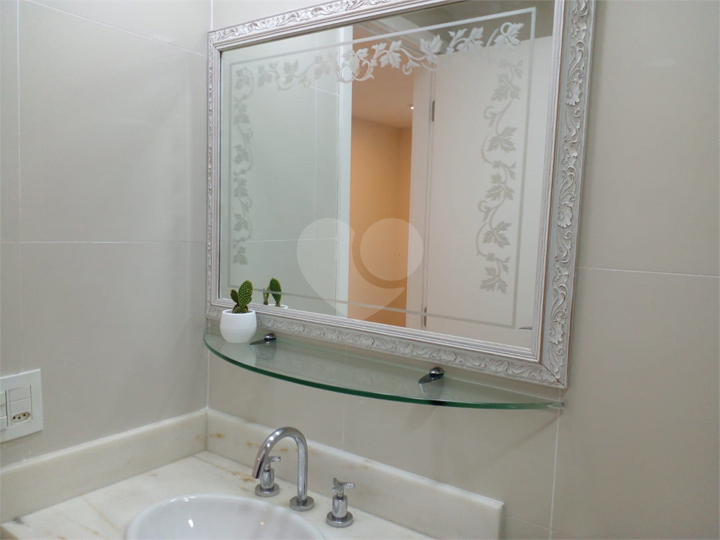 APARTAMENTO em ANÁLIA FRANCO