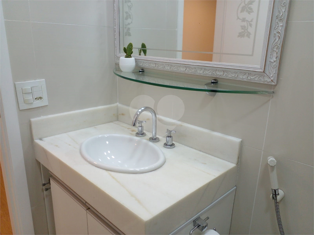 APARTAMENTO em ANÁLIA FRANCO
