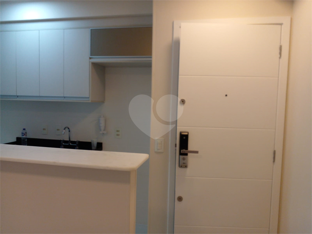 APARTAMENTO em ANÁLIA FRANCO
