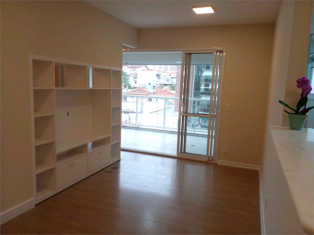 APARTAMENTO em ANÁLIA FRANCO