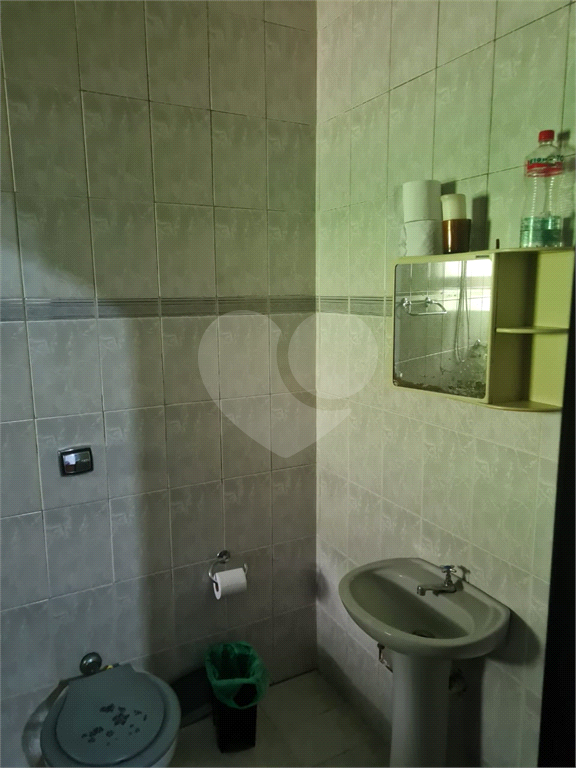 VENDE CHÁCARA COM ESTRUTURA COMPLETA – IDEAL PARA MORADIA OU LAZER! COM PISCINA, CHURRASQUEIRA, POMAR, CASA COM 2 SUÍTES