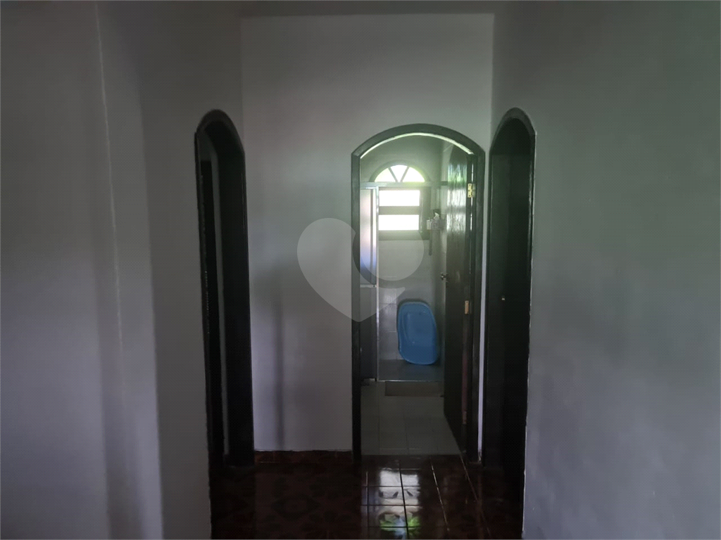VENDE CHÁCARA COM ESTRUTURA COMPLETA – IDEAL PARA MORADIA OU LAZER! COM PISCINA, CHURRASQUEIRA, POMAR, CASA COM 2 SUÍTES
