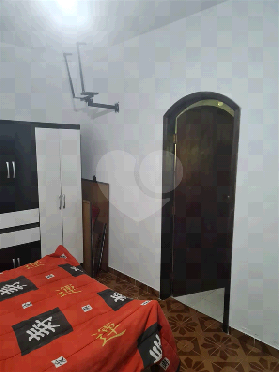 VENDE CHÁCARA COM ESTRUTURA COMPLETA – IDEAL PARA MORADIA OU LAZER! COM PISCINA, CHURRASQUEIRA, POMAR, CASA COM 2 SUÍTES