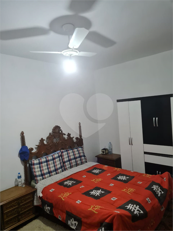 VENDE CHÁCARA COM ESTRUTURA COMPLETA – IDEAL PARA MORADIA OU LAZER! COM PISCINA, CHURRASQUEIRA, POMAR, CASA COM 2 SUÍTES