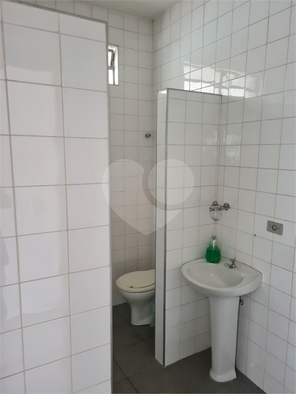 VENDE CHÁCARA COM ESTRUTURA COMPLETA – IDEAL PARA MORADIA OU LAZER! COM PISCINA, CHURRASQUEIRA, POMAR, CASA COM 2 SUÍTES