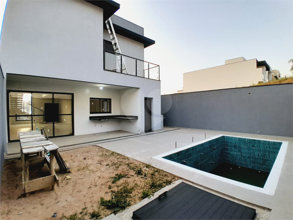 Casa de Condomínio à venda com 3 quartos, 211m² - Foto 1