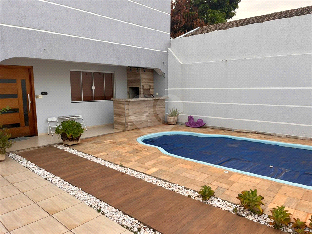 Casa à venda com 3 quartos, 217m² - Foto 16