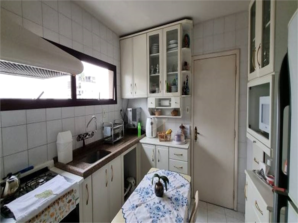 Apartamento à venda com 3 quartos, 156m² - Foto 17