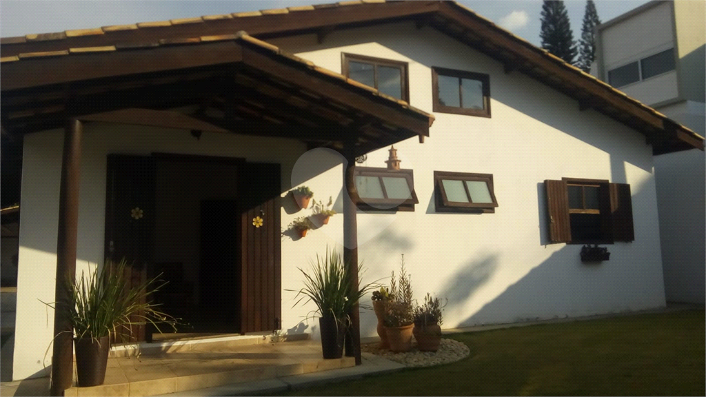 Chácara à venda com 3 quartos, 623m² - Foto 1