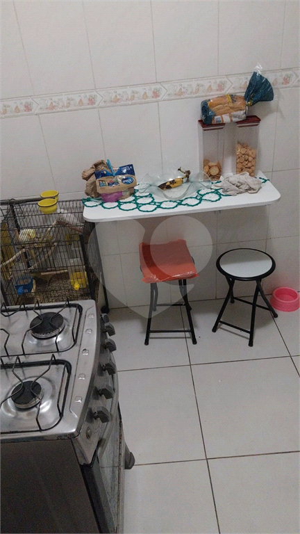Apto amplo perto da praia de 1 quarto e 1 vaga na Guilhermina