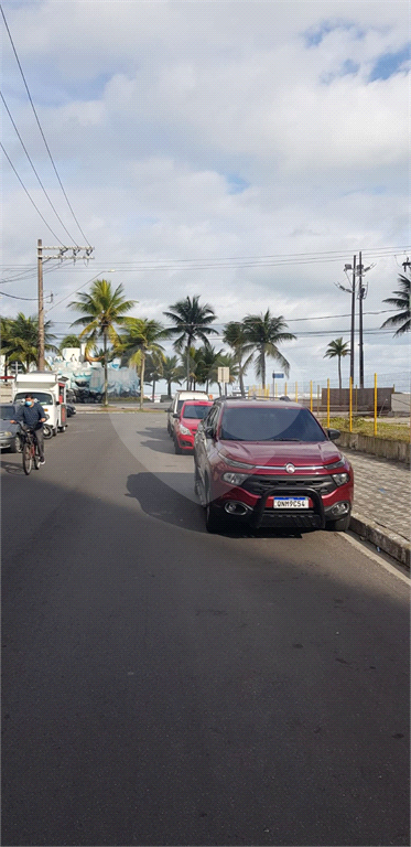 Apto amplo perto da praia de 1 quarto e 1 vaga na Guilhermina