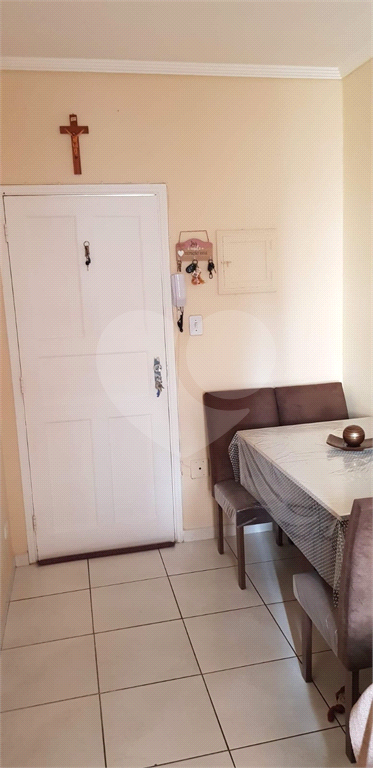 Apto amplo perto da praia de 1 quarto e 1 vaga na Guilhermina