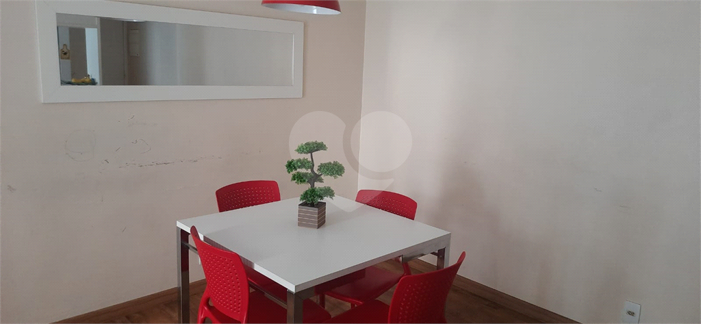 Aconchegante Apartamento com 2 dormitórios, 1 suite e 1 vaga.