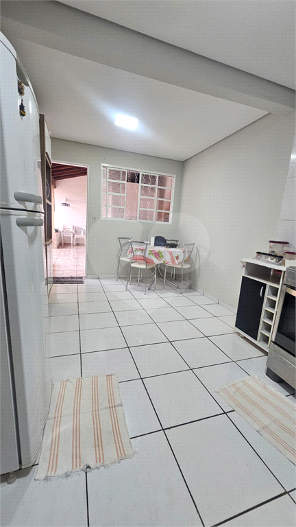 Casa à venda com 2 quartos, 200m² - Foto 11