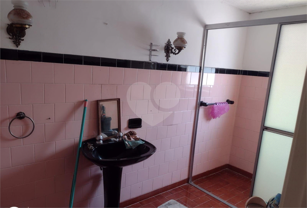 Sobrado a venda  no bairro de Canindé. Com uma área de 127 m², 03 dormitorios, 02 banheiros, 02 vaga