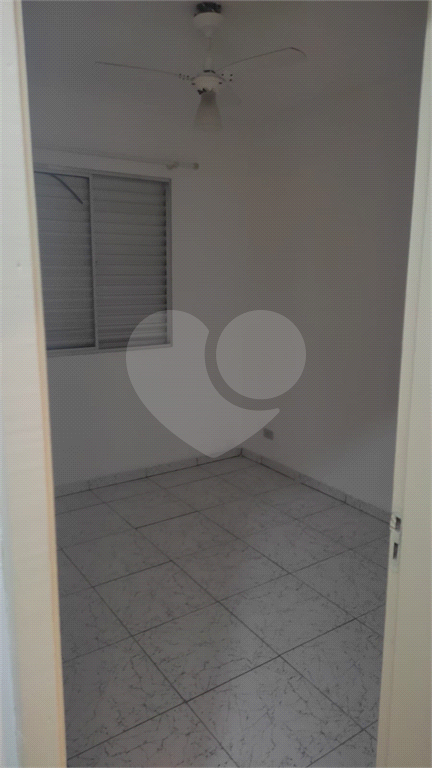 Apto 2 quartos 1 vaga sacada na Vila Sonia - Praia Grande