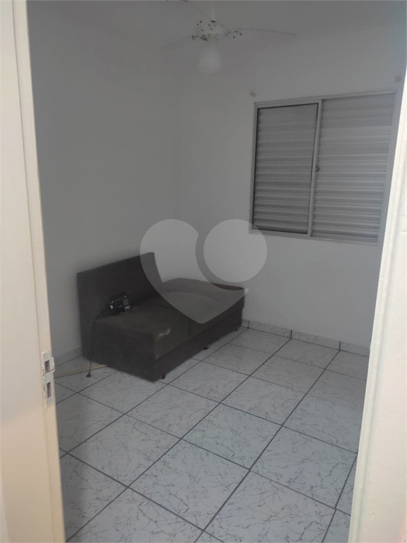 Apto 2 quartos 1 vaga sacada na Vila Sonia - Praia Grande