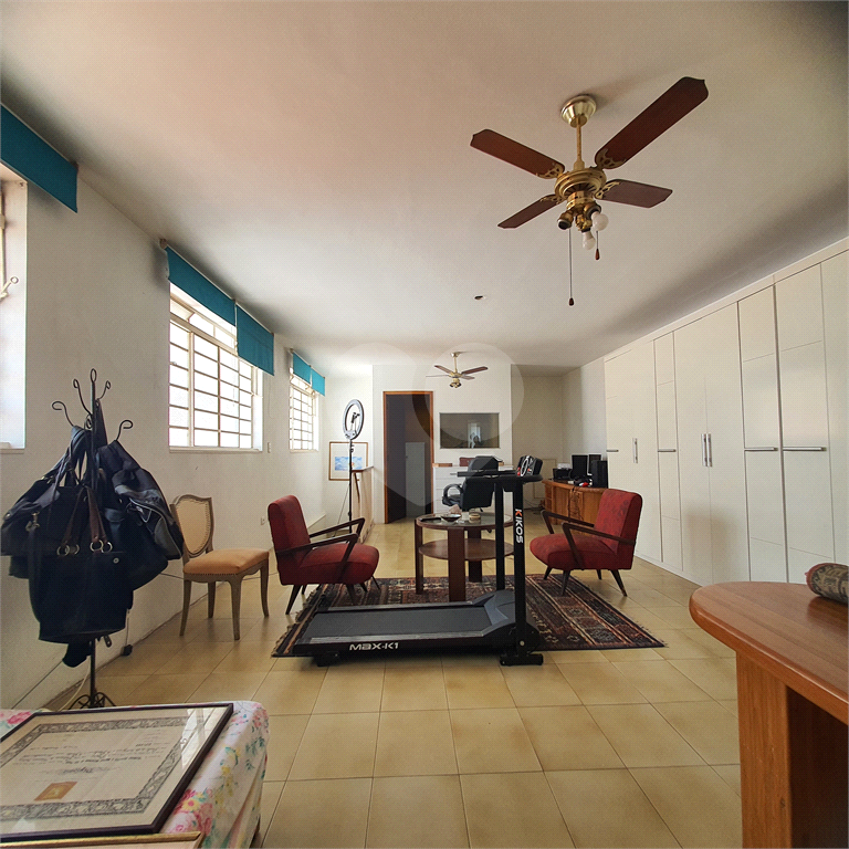 Casa térrea de 648m² 3 quartos 4 Vagas e toda rodeada de verdes Alto da Lapa