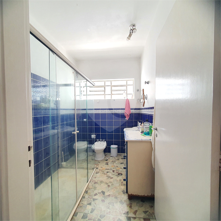 Casa térrea de 648m² 3 quartos 4 Vagas e toda rodeada de verdes Alto da Lapa