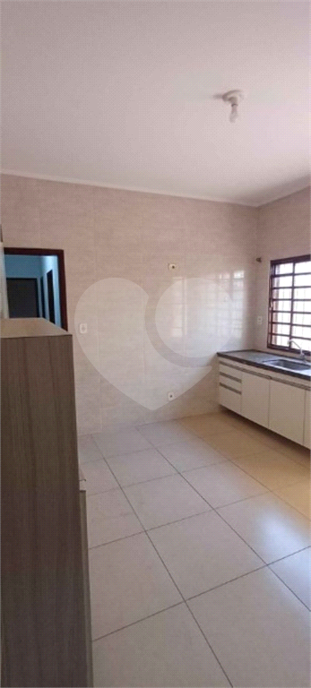 Casa à venda com 2 quartos, 81m² - Foto 2