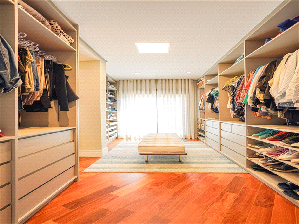 Condomínio 4 suítes Alphaville