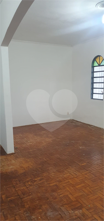 Casa para alugar com 3 quartos, 180m² - Foto 2