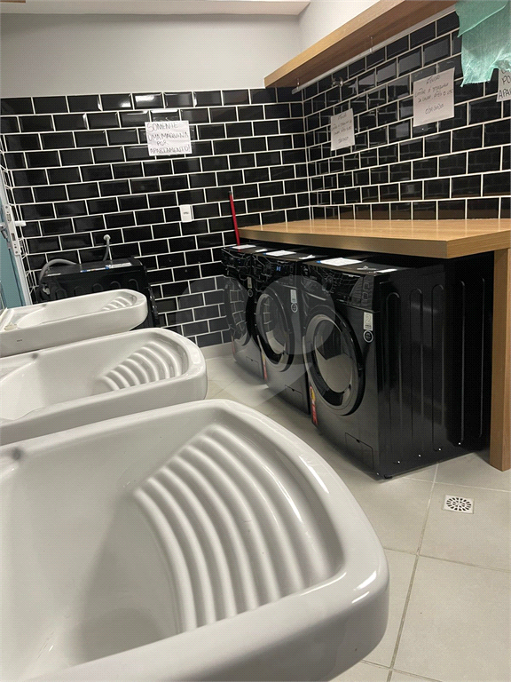 APARTAMENTO em LAPA