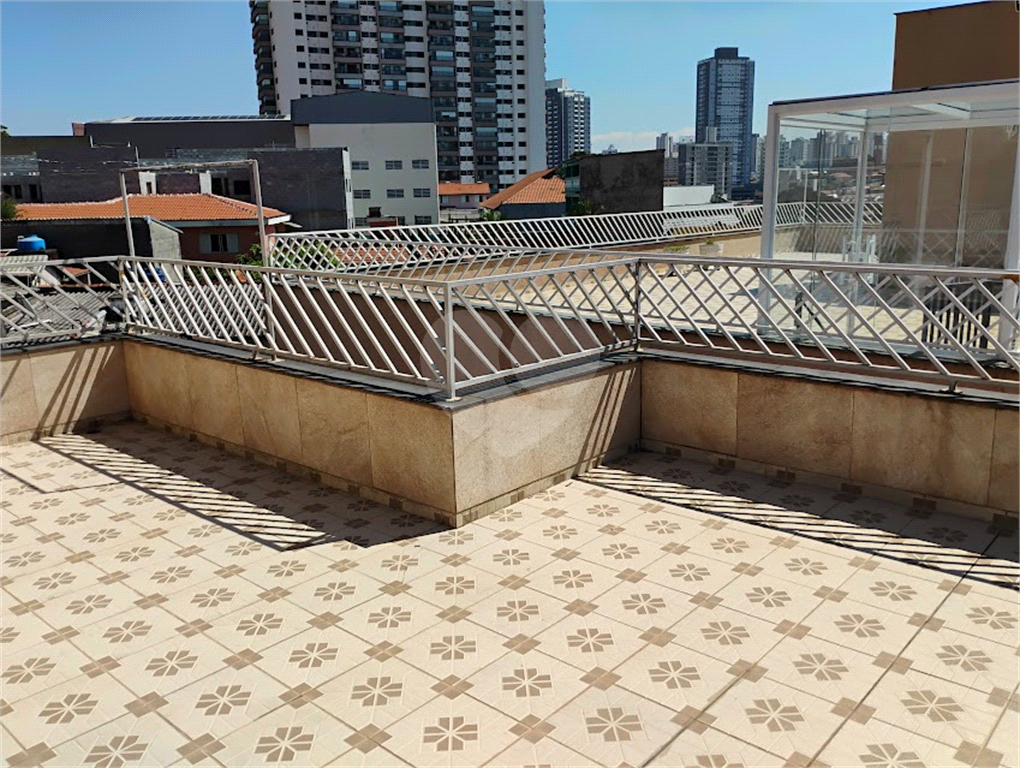 Casa em Condominio à venda com 3 quartos, 1 suite, 2 vagas e 3 banheiros.