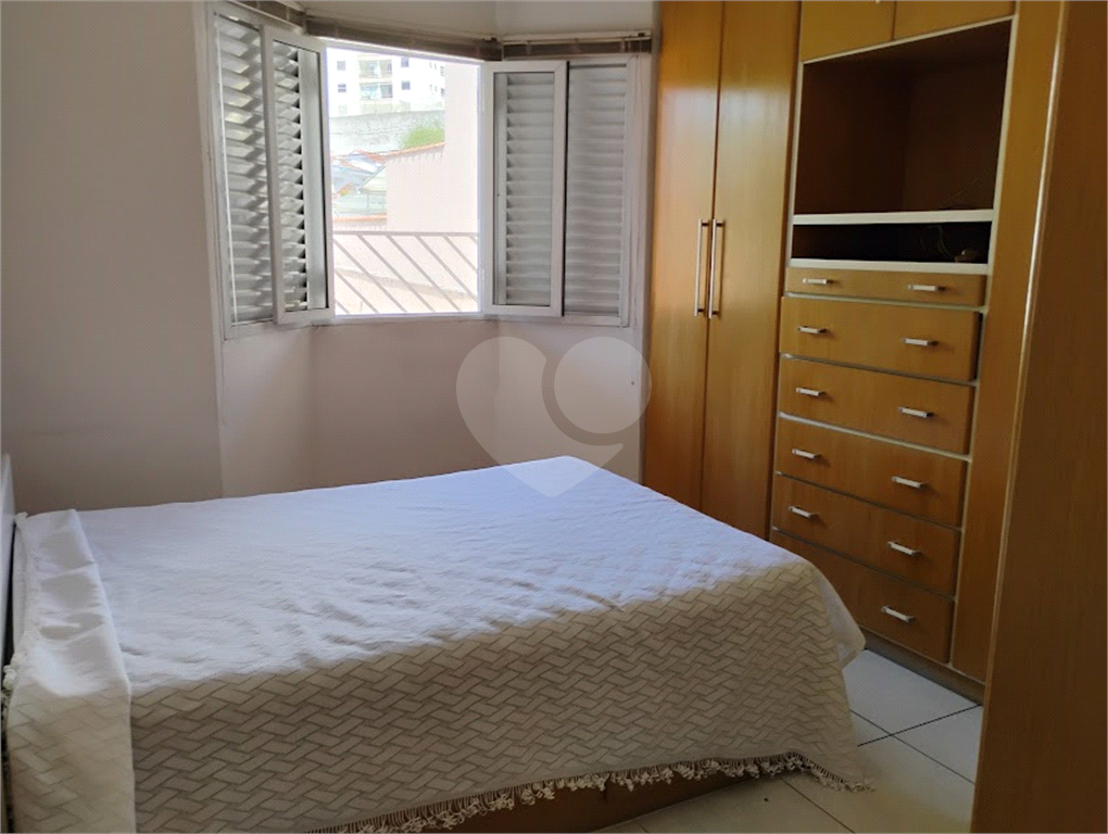 Casa em Condominio à venda com 3 quartos, 1 suite, 2 vagas e 3 banheiros.