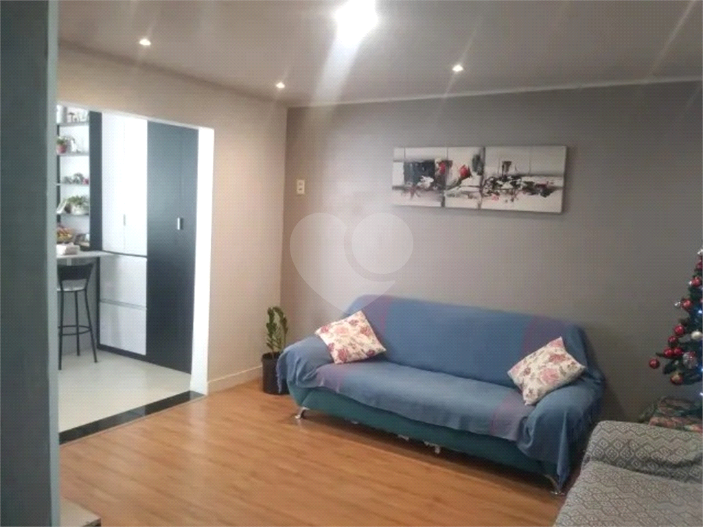 Casa à venda com 4 quartos, 218m² - Foto 2
